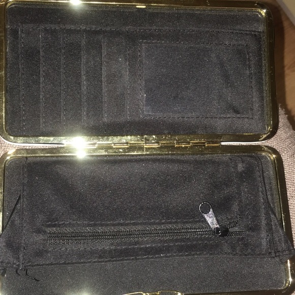 GUESS wallet - Picture 3 of 6